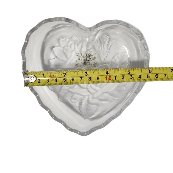 Studio Nova Winter Rose Etched Frosted Crystal Heart Trinket/Jewelry/ Candy Box - Picture 8 of 15